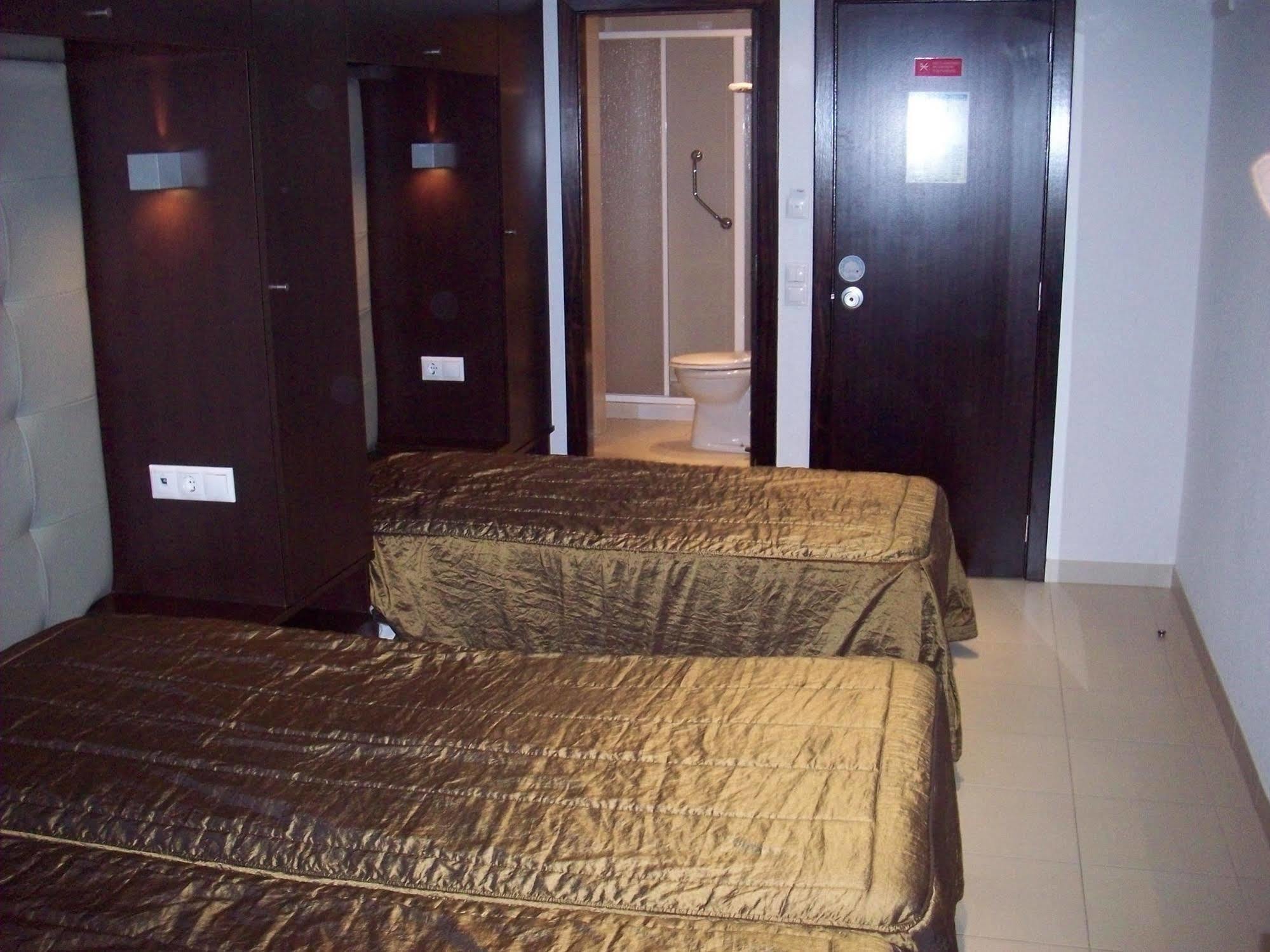 Residencia Sao Francisco By Umbral Hotel Fatima Exterior photo